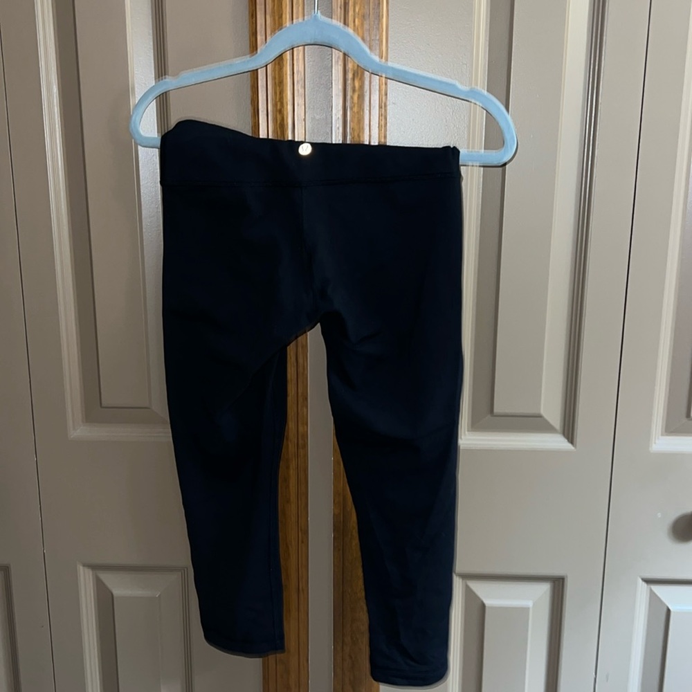 Lululemon black crop leggings